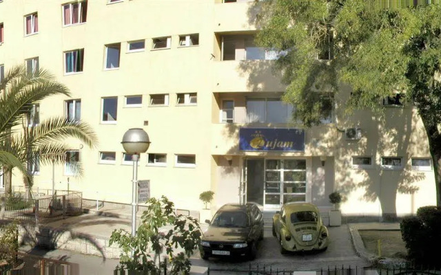 Omladinski Hostel