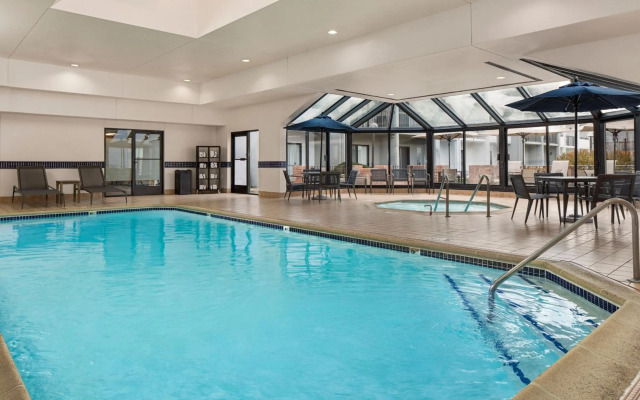 Courtyard Chicago Waukegan Gurnee