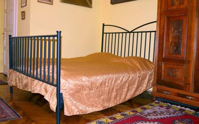 Central Market Apartments