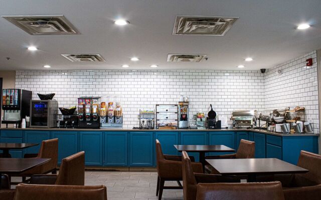 Country Inn & Suites by Radisson, Carlisle, PA
