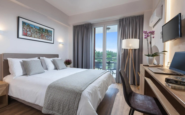 Minavra Hotel
