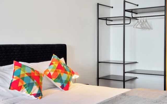 Roomie Apartment Hotel