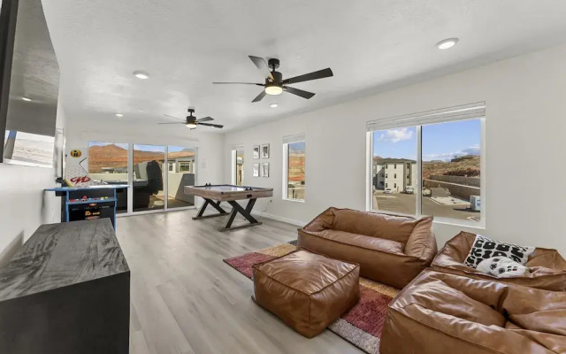 Sand Cove Retreat 5 Bedroom Townhouse