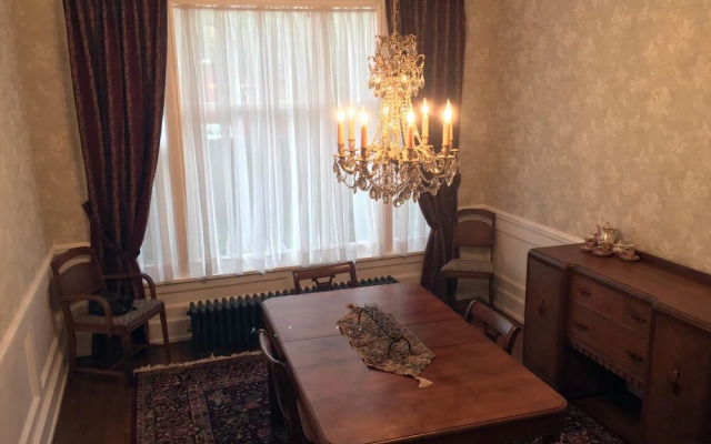 The Parsonage Inn LLC