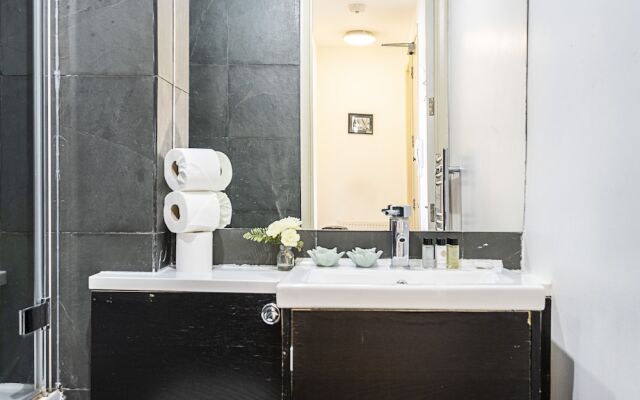 Royal College Apartments by Flexystays