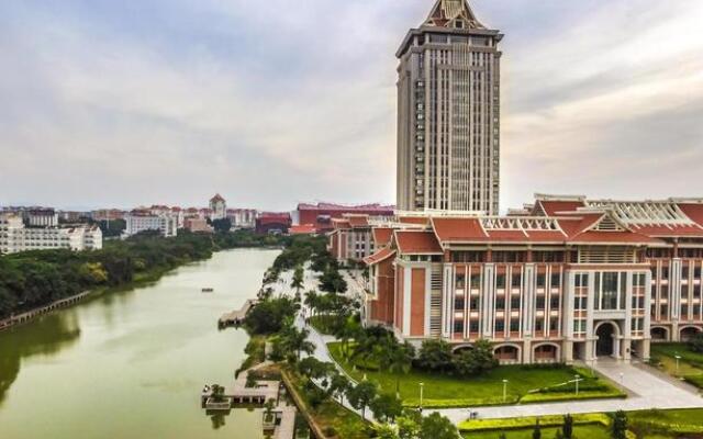 Xana Hotelle Xiamen Airport Fanghu Station Center