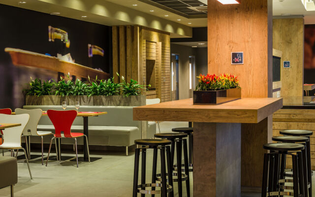 ibis Porto Alegre Assis Brasil