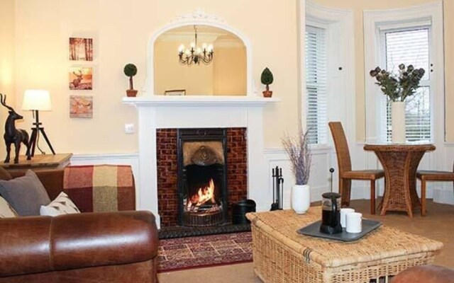 Meadow House Apartment