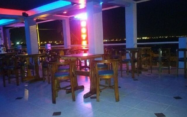 Hotel Paradise Beach
