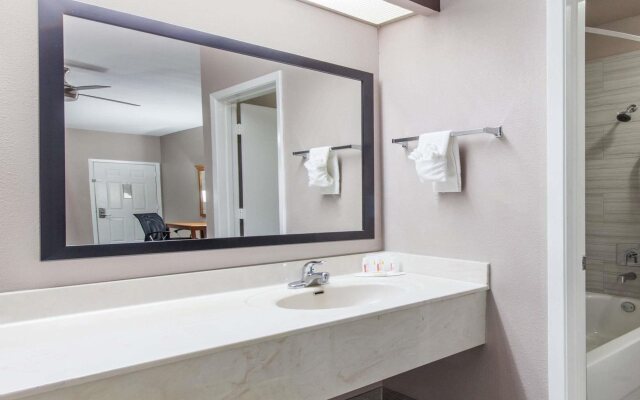 Grand Villa Inn Galleria