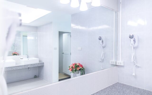 Stay With Hug Poshtel & Activities