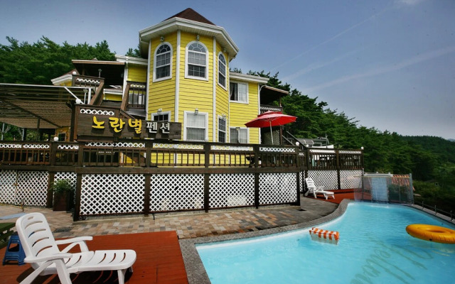 Yellow star Pension