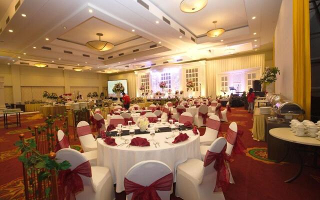 Padjadjaran Suites Resort & Convention Hotel