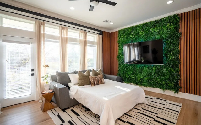 The Green Haus Luxxe Cabana Rooftop Retreat