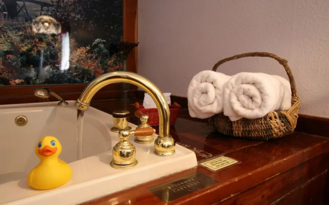 Featherbed Railroad B&B Resort