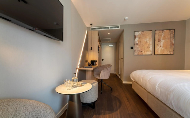 The CORNR Hotel