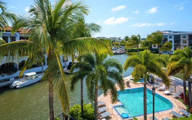 Naples Bay Resort & Marina