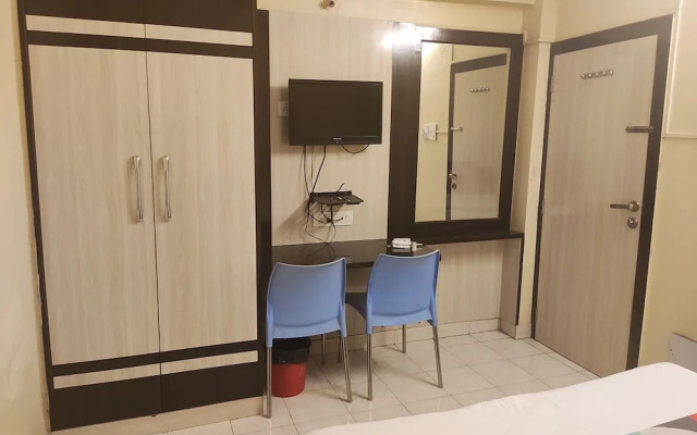 Hotel Mukesh residency