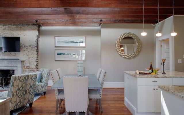 Sprawling Penthouse with Rooftop Deck Blocks from the River