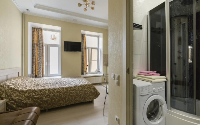 Апартаменты на набережной реки Мойки 10