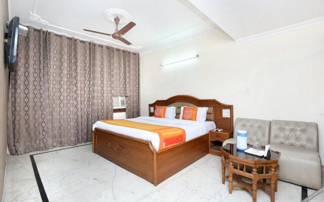 OYO 11371 Hotel M&V