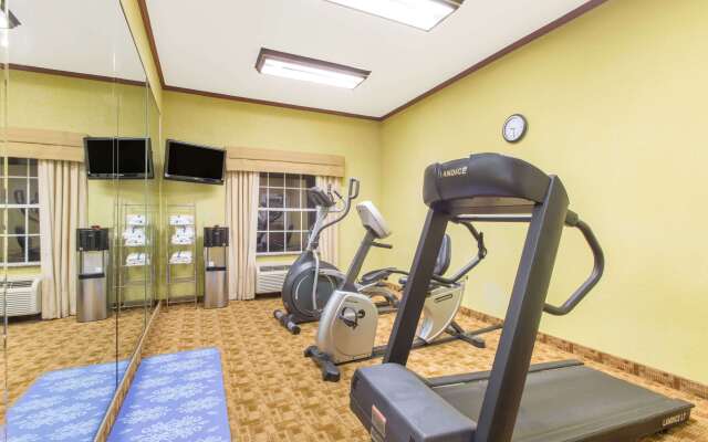 Hawthorn Extended Stay by Wyndham Corpus Christi Padre Is