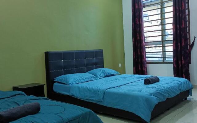 DKay SENDAYAN HOMESTAY 4 ROOMS