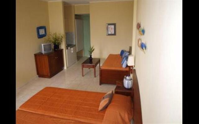 Nicolas Grand Suites - Adults Only