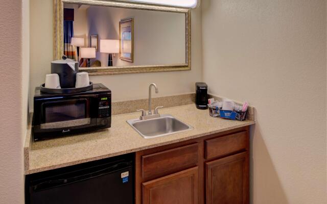 Hampton Inn & Suites Ontario