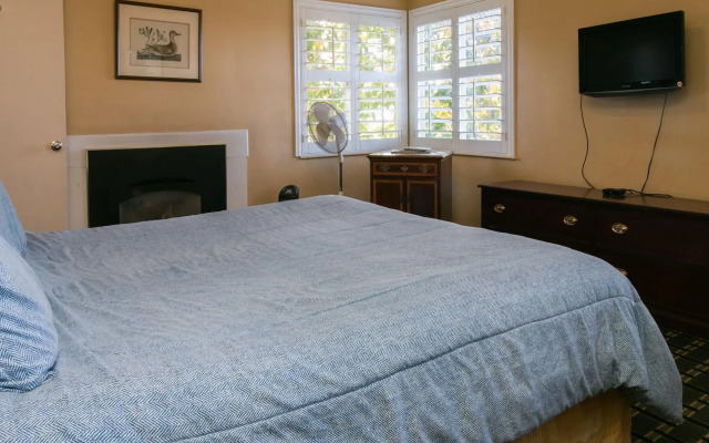 Carmel Wayfarer Inn