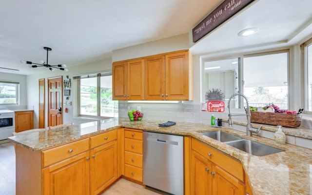 Family-friendly Yakima Escape w/ Yard & Pool!