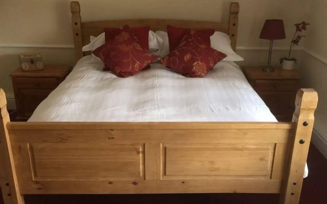 Greyhound Country Inn