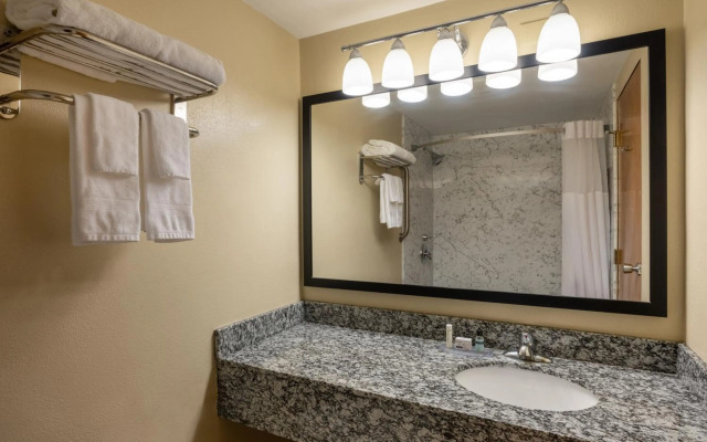 AmericInn by Wyndham Cedar Rapids North