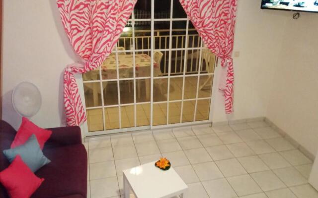 Appartement d'une chambre avec piscine partagee et wifi a Sainte Anne a 1 km de la plage