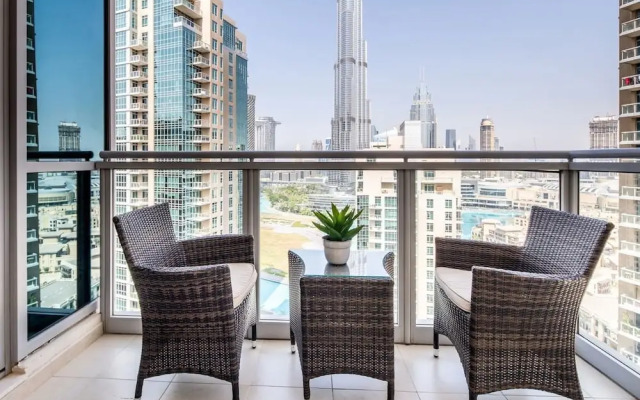 Lavish 2BR With Picturesque Burj Khalifa Views!