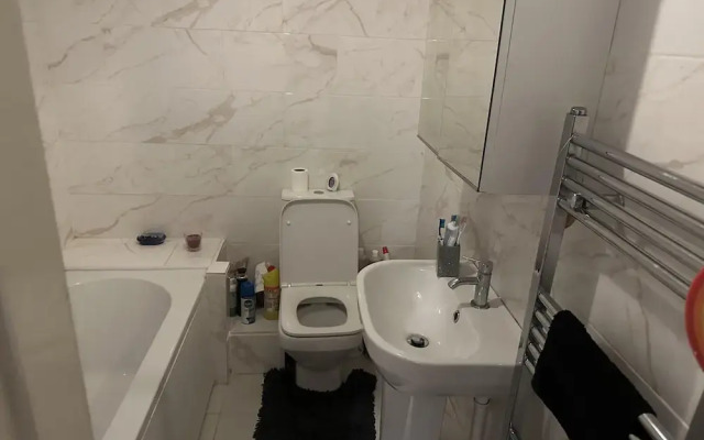 Beautiful 1-bed House in Bradford