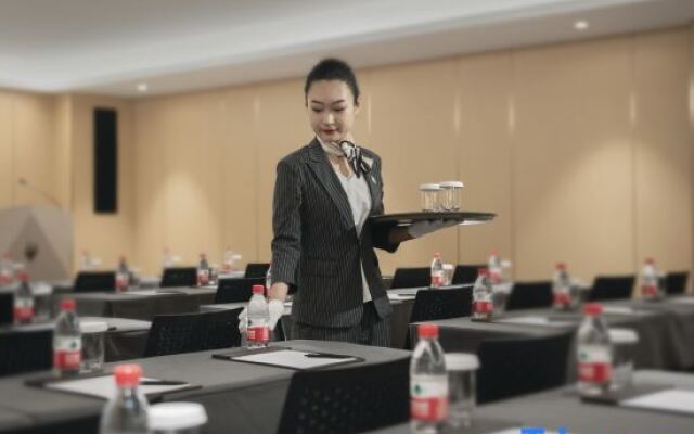 Phoenix Business Hotel
