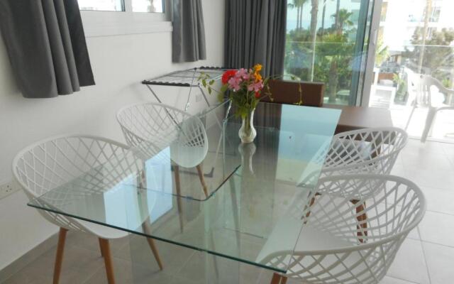 Luxiary Delux Apartment at Kkaras