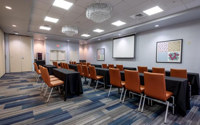 Holiday Inn Express & Suites, International Drive by IHG