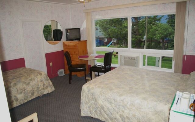 Shuswap Lake Motel & Resort