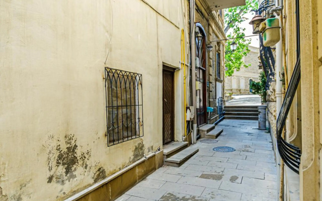 Old City 3 Room Lux Home