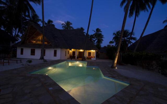 Raha Lodge