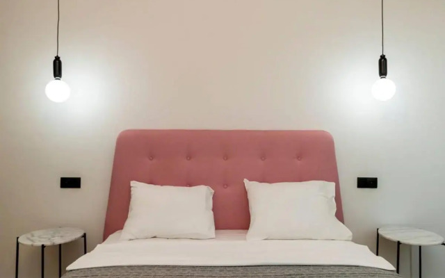 Stylish 2BR apt w huge terrace in Old Tbilisi