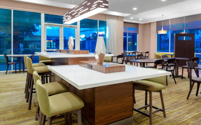 Courtyard by Marriott DeLand Historic Downtown