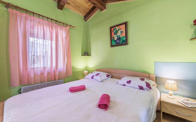 Stunning Home in Kanfanar With Wifi