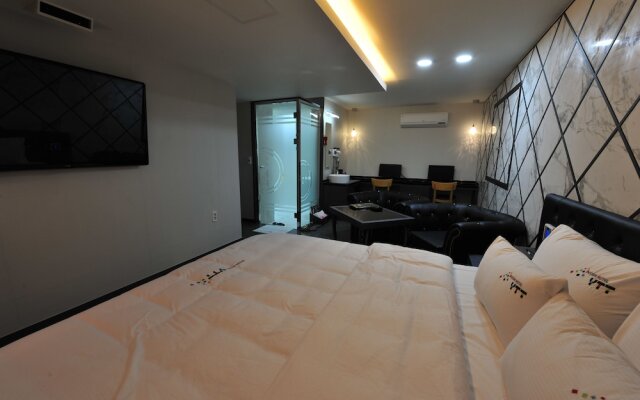 YTT Motel