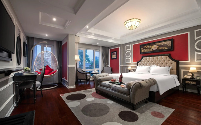Acoustic Hotel & Spa