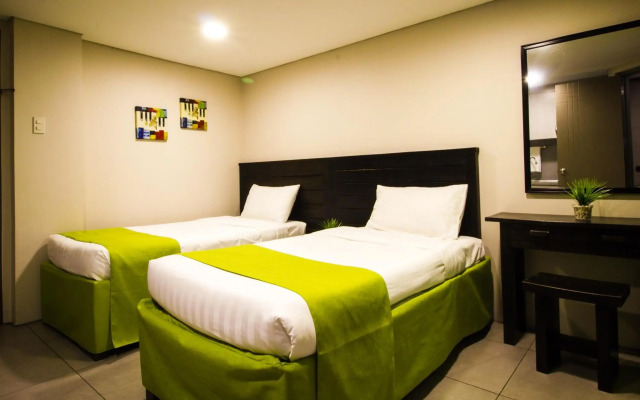 Jade Hotel & Suites