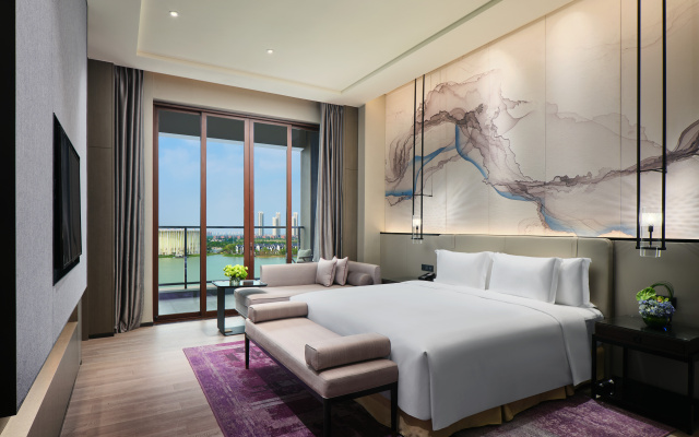 Crowne Plaza Wuxi Lake View by IHG