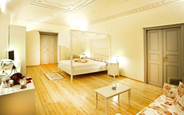 Markezinis Suites